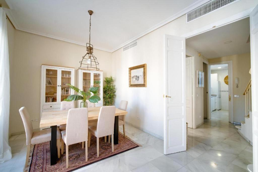 San Pablo Premium Suites Sevilla Bagian luar foto