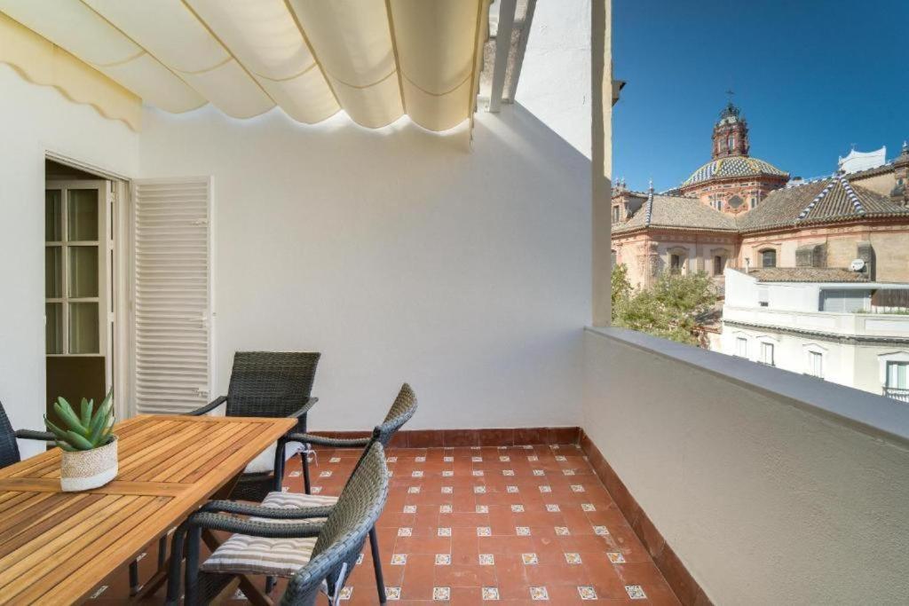 San Pablo Premium Suites Sevilla Bagian luar foto