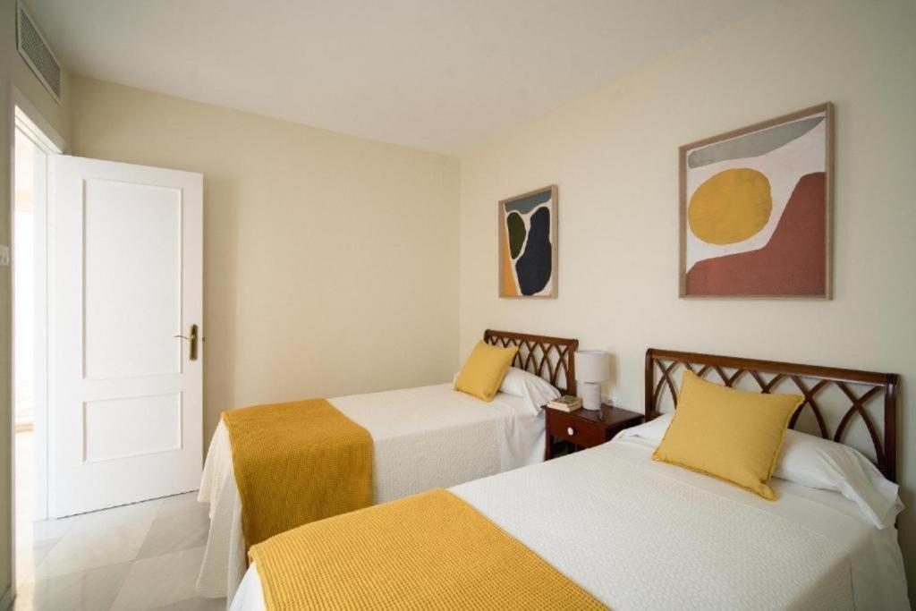 San Pablo Premium Suites Sevilla Bagian luar foto